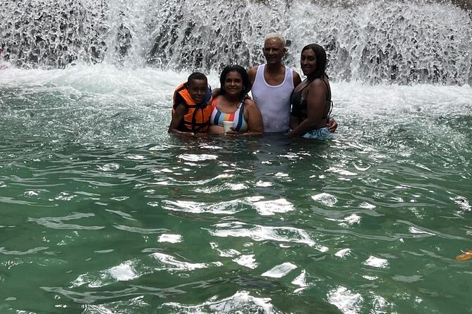 27 Pools of Damajagua Jumps and Slides in the Jungle - Why Salto de la Damajagua feels more like a guided canyon day than a tourist splash