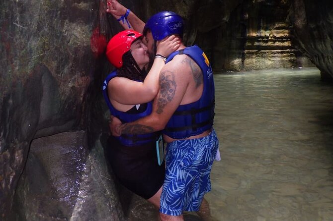 Adventure Damajagua Waterfalls and Monkey House in Puerto Plata - Puerto Plata lunch: the break that keeps the day from feeling rushed