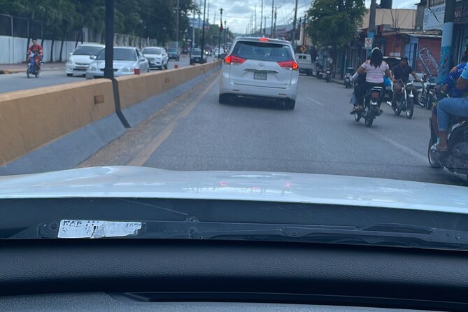 Airport (STI) Santiago to (POP) puerto plata private taxi - Inside the Car: Air Conditioning and WiFi for Real Comfort