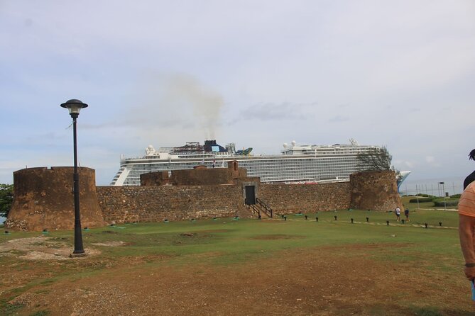City tours Puerto Plata - Independence Park and San Felipe Church: The City’s Heartbeat