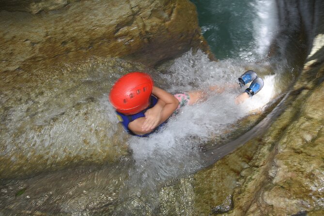 Excursion in Damajagua's 7 Waterfalls With Food Included DR! - Crowds and safety reality check (the stuff that actually matters)