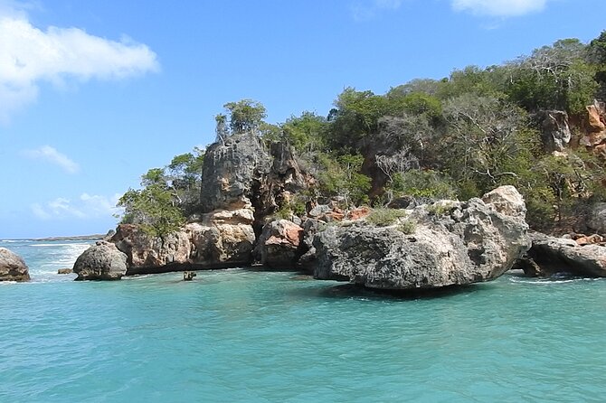 Full Day Isla Bonita Speed Tours - Monte Cristi National Park: desert edges and beach time