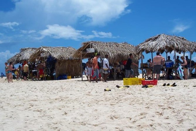 Full Day Tour to Paradise Island - Cayo Arena - Lunch and the On-Board Bar: Eat Smart, Order Calm