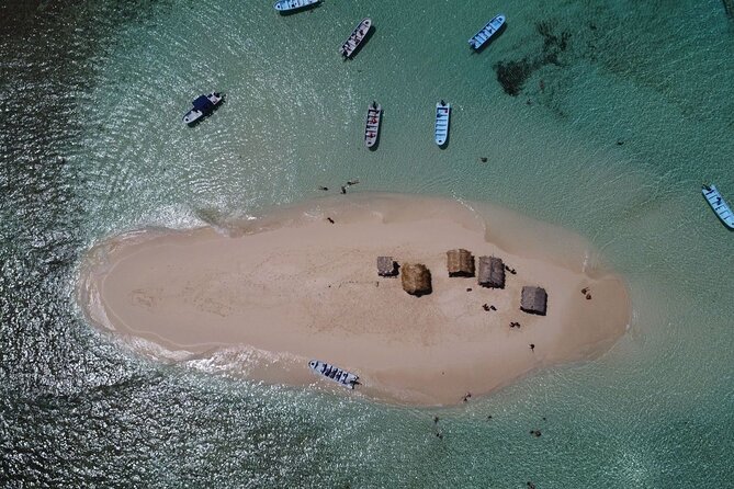 Full-Day Tour to Punta Rucia and Cayo Arena with Snorkeling - The mangrove speedboat ride after the island
