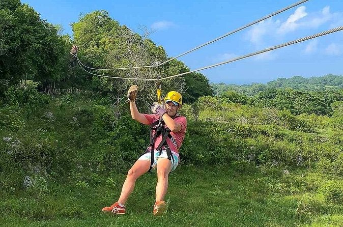 Monkey Enconter & Zip line Adventure - Gear and body checklist: how to prepare for monkeys and heights