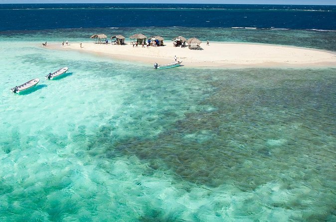 Paradise Island & Mangroves Tour - The Market Stop on the Return Trip