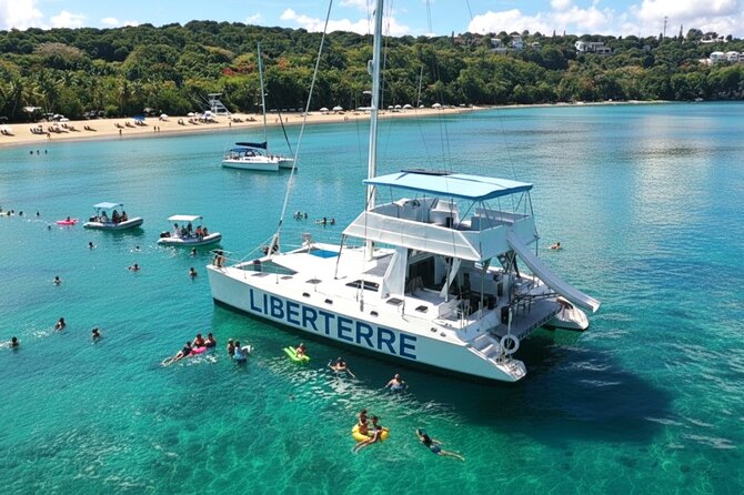 Private Boat for groups up to 15 people with jacuzzi and Lunch - Key highlights you’ll feel right away