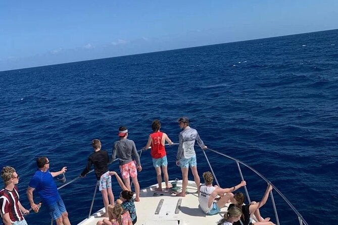 Private Cruise on a Hatteras 52 - Paddleboarding on Sousa Beach: why small-group matters