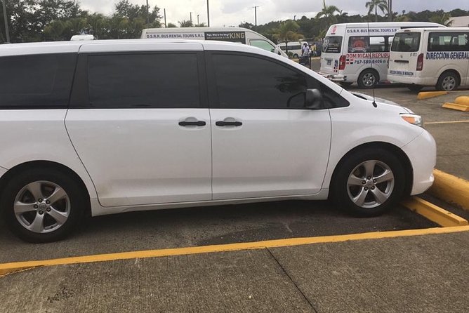 Private Transport from Santiago STI to Puerto Plata - Finding Your Driver: The Paper Sign Outside Customs