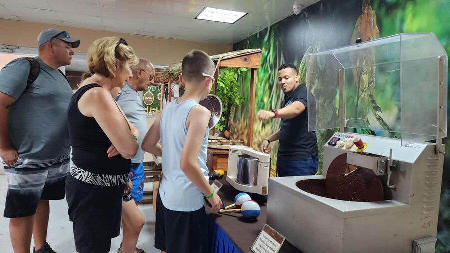 Puerto Plata: City Sightseeing Tour & Beach - Shopping time that doesn’t eat your day