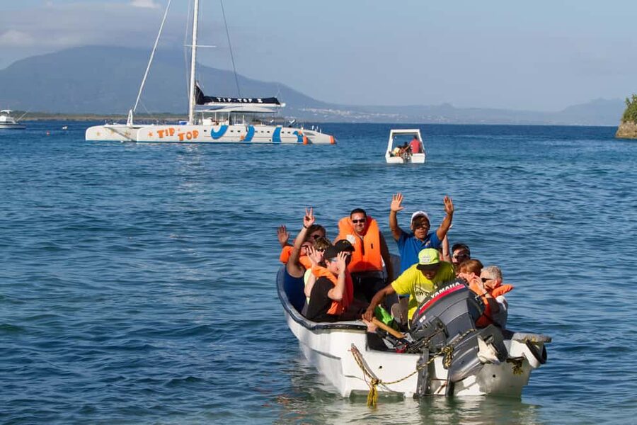 Puerto Plata: Sosúa Catamaran Day Trip with Lunch and Drinks - Lunch and Dominican Bites: Eating On the Water