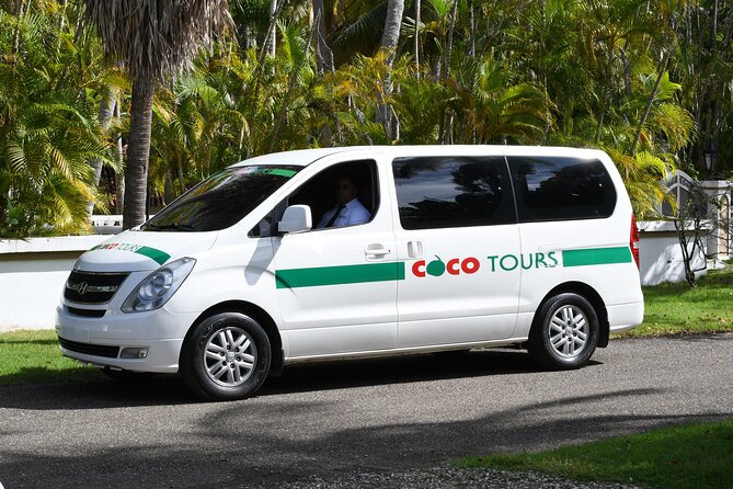 Santiago airport to Puerto Plata - The Exact Pickup Moment at STI (Santiago Cibao)